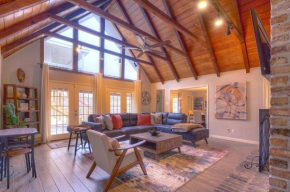 Cozy & Spacious 4-bedroom with a modern feel